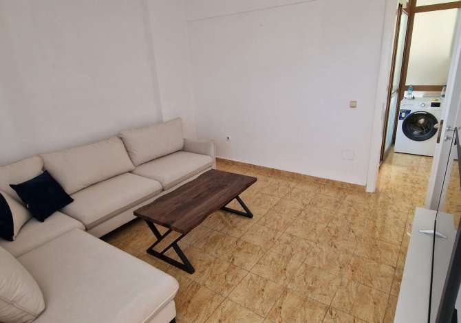 Shtepi me qera Apartament ne Tirane, 2+1, Mobilimi E mobiluar, Pagesa 470  Euro.