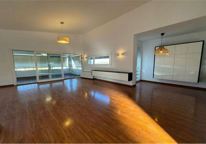 Shtepi me qera 4+1 ne Tirane - 2,000 Euro