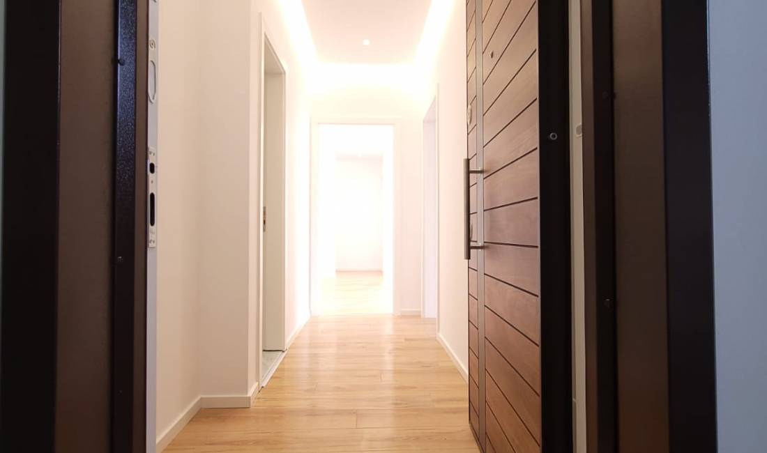 Shtepi ne shitje Apartament ne Tirane, 2+1, Mobilimi Bosh, pa mobiluar, Pagesa 210,000  Euro.