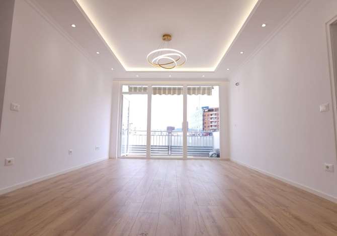 Shtepi ne shitje Apartament ne Tirane, 2+1, Mobilimi Bosh, pa mobiluar, Pagesa 210,000  Euro.