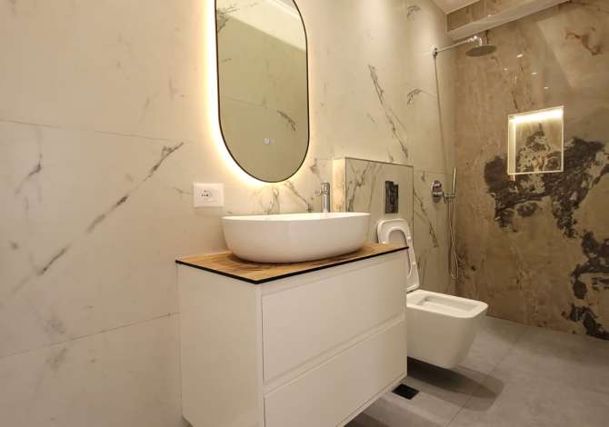 Shtepi ne shitje Apartament ne Tirane, 2+1, Mobilimi Bosh, pa mobiluar, Pagesa 210,000  Euro.