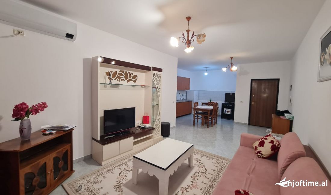 Shtepi me qera Apartament ne Tirane, 1+1, Mobilimi E mobiluar, Pagesa 45,000  Leke.