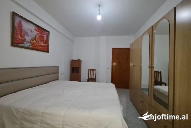 Shtepi me qera Apartament ne Tirane, 1+1, Mobilimi E mobiluar, Pagesa 45,000  Leke.