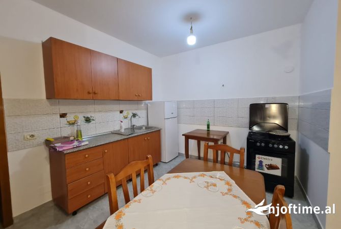 Shtepi me qera Apartament ne Tirane, 1+1, Mobilimi E mobiluar, Pagesa 45,000  Leke.