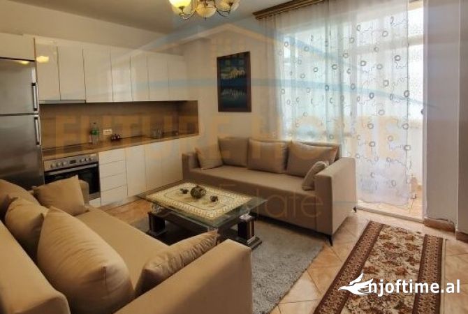 Shtepi me qera 2+1 ne Tirane - 550 Euro