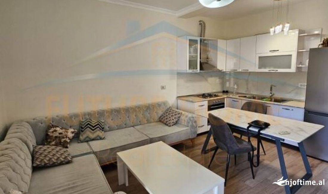 Shtepi me qera Apartament ne Tirane, 2+1, Mobilimi E mobiluar, Pagesa 600  Euro.