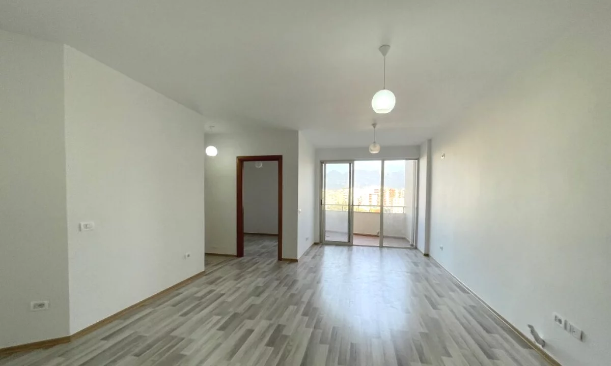 Shtepi ne shitje Apartament ne Tirane, 2+1, Mobilimi Bosh, pa mobiluar, Pagesa 128,000  Euro.