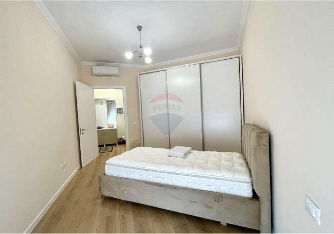 Shtepi me qera 2+1 ne Tirane - 1,200 Euro
