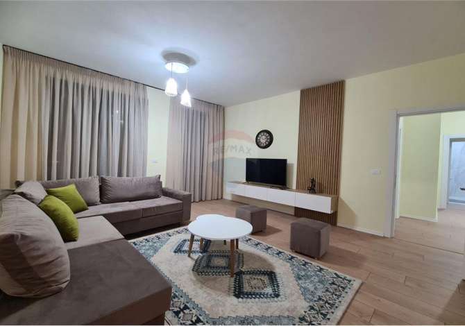 Shtepi me qera 2+1 ne Tirane - 1,000 Euro