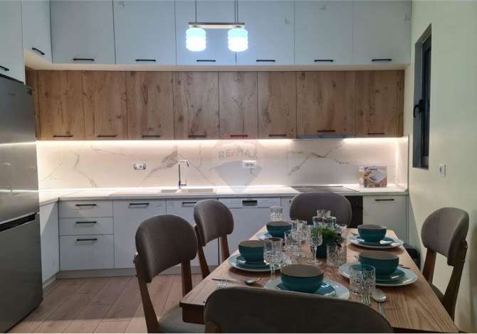 Shtepi me qera 2+1 ne Tirane - 1,000 Euro