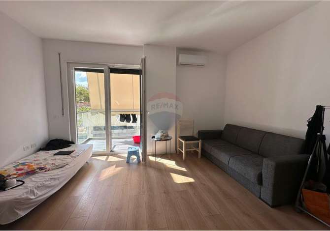 Shtepi me qera Garsoniere ne Tirane - 400 Euro