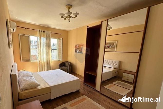 Shtepi me qera 2+1 ne Tirane - 580 Euro