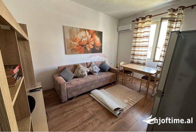 Shtepi me qera 2+1 ne Tirane - 580 Euro