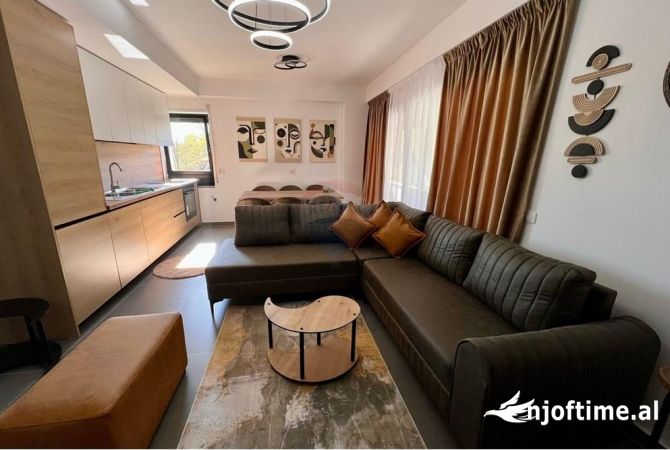 Shtepi me qera 2+1 ne Tirane - 1,000 Euro