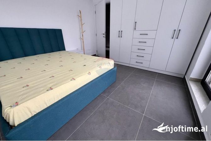 Shtepi me qera Apartament ne Tirane, 2+1, Mobilimi E mobiluar, Pagesa 1,000  Euro.