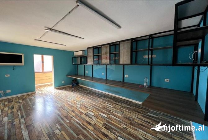 Ambient biznesi me qera 3+1 ne Tirane - 700 Euro