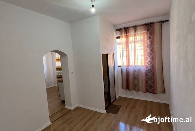 Shtepi ne shitje 1+1 ne Korce - 25,000 Euro