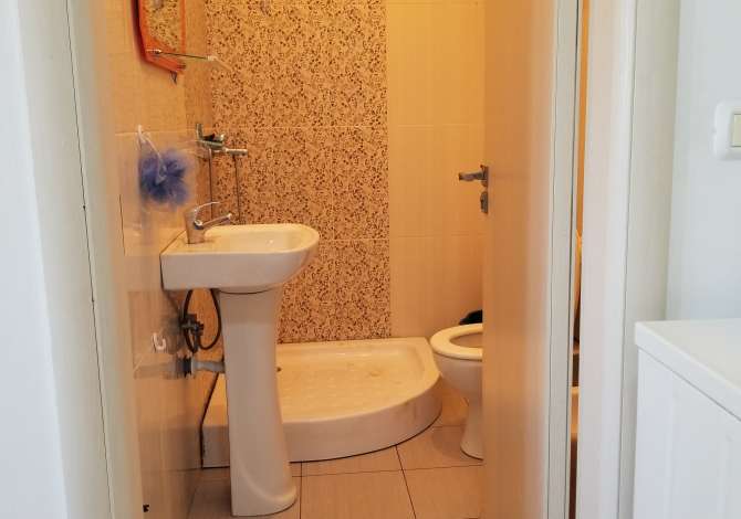 Shtepi me qera Apartament ne Tirane, 1+1, Mobilimi E mobiluar, Pagesa 25,000  Leke.