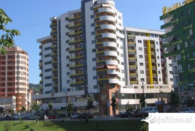 Shtepi me qera 1+1 ne Tirane - 40,000 Leke