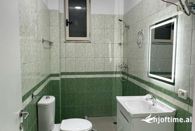 Shtepi ne shitje Apartament ne Tirane, 1+1, Mobilimi Bosh, pa mobiluar, Pagesa 98,000  Euro.