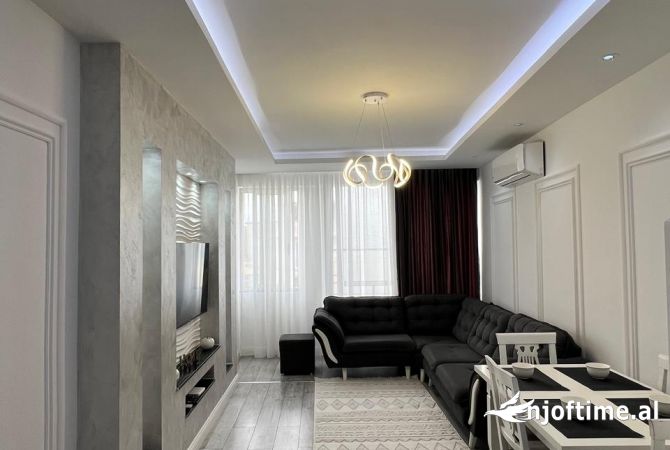 Shtepi ne shitje Apartament ne Tirane, 2+1, Mobilimi E mobiluar, Pagesa 128,000  Euro.