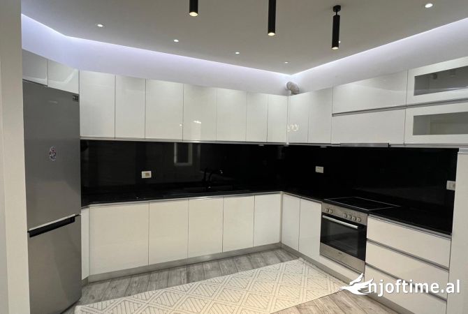 Shtepi ne shitje Apartament ne Tirane, 2+1, Mobilimi E mobiluar, Pagesa 128,000  Euro.