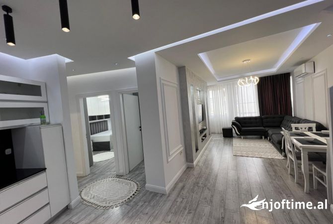 Shtepi ne shitje Apartament ne Tirane, 2+1, Mobilimi E mobiluar, Pagesa 128,000  Euro.