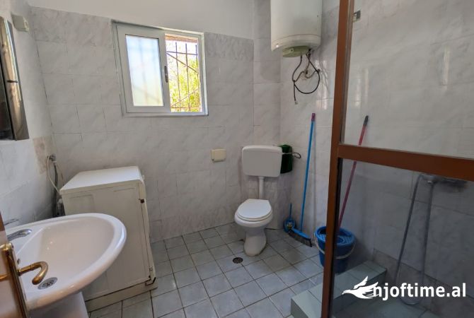 Shtepi me qera 1+1 ne Tirane - 30,000 Leke