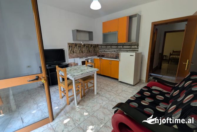 Shtepi me qera 1+1 ne Tirane - 30,000 Leke