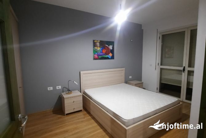 Shtepi me qera 2+1 ne Tirane - 900 Euro