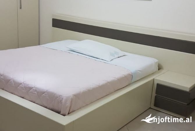 Shtepi me qera 2+1 ne Tirane - 750 Euro