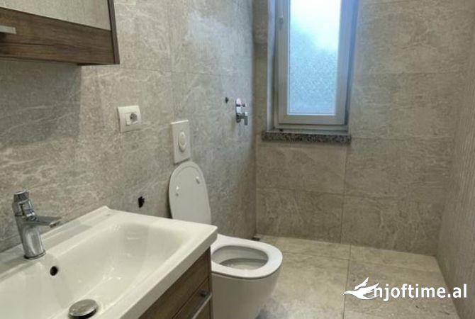 Ambient biznesi me qera 1+1 ne Tirane - 1,200 Euro