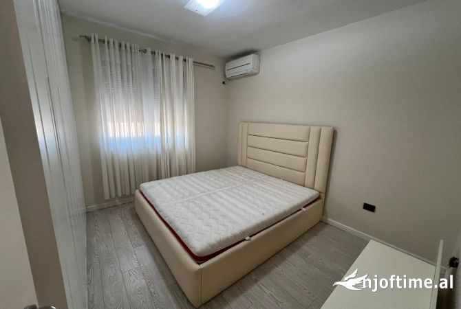 Shtepi me qera 2+1 ne Tirane - 185,000 Leke