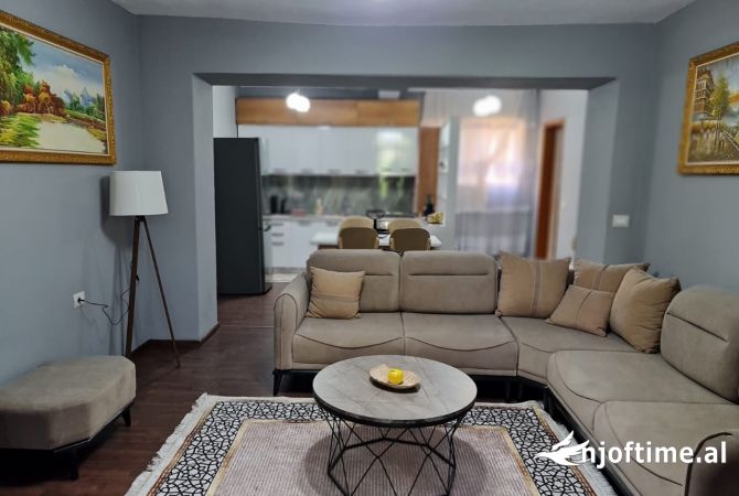 Shtepi me qera 2+1 ne Tirane - 700 Euro