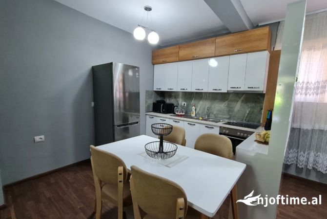 Shtepi me qera 2+1 ne Tirane - 700 Euro