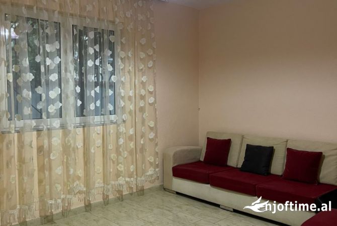 Shtepi me qera 2+1 ne Tirane - 450 Euro