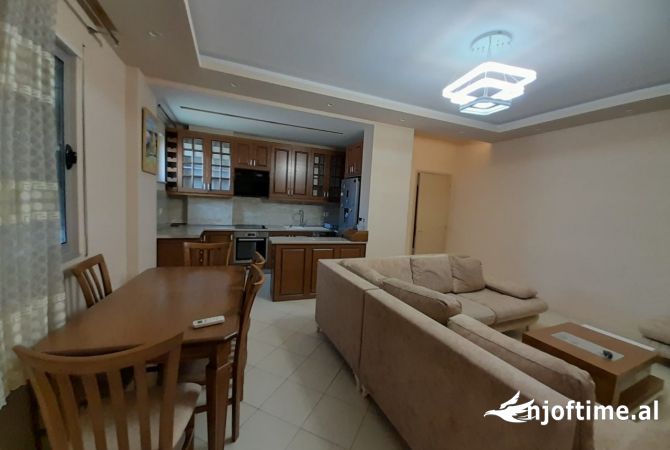 Shtepi me qera 2+1 ne Tirane - 500 Euro