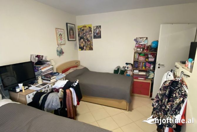 Shtepi ne shitje Apartament ne Tirane, 1+1, Mobilimi E mobiluar, Pagesa 90,000  Euro.