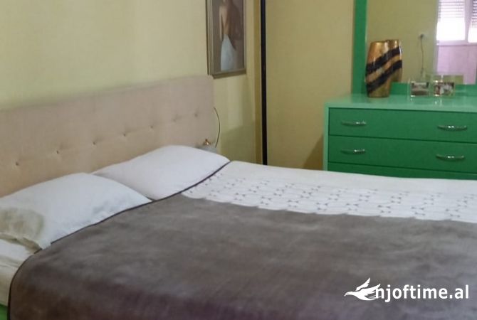 Shtepi me qera 2+1 ne Tirane - 400 Euro
