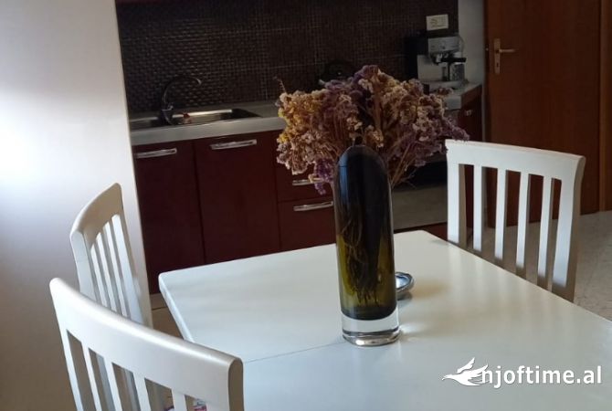 Shtepi me qera 2+1 ne Tirane - 400 Euro