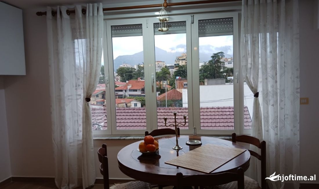 Shtepi me qera Apartament ne Tirane, 1+1, Mobilimi E mobiluar, Pagesa 550  Euro.