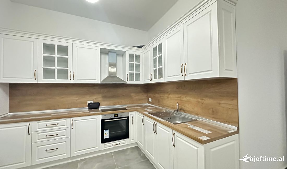 Shtepi me qera Apartament ne Tirane, 1+1, Mobilimi E mobiluar, Pagesa 650  Euro.