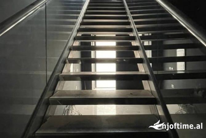 Ambient biznesi me qera 1+1 ne Tirane - 7,000 Euro