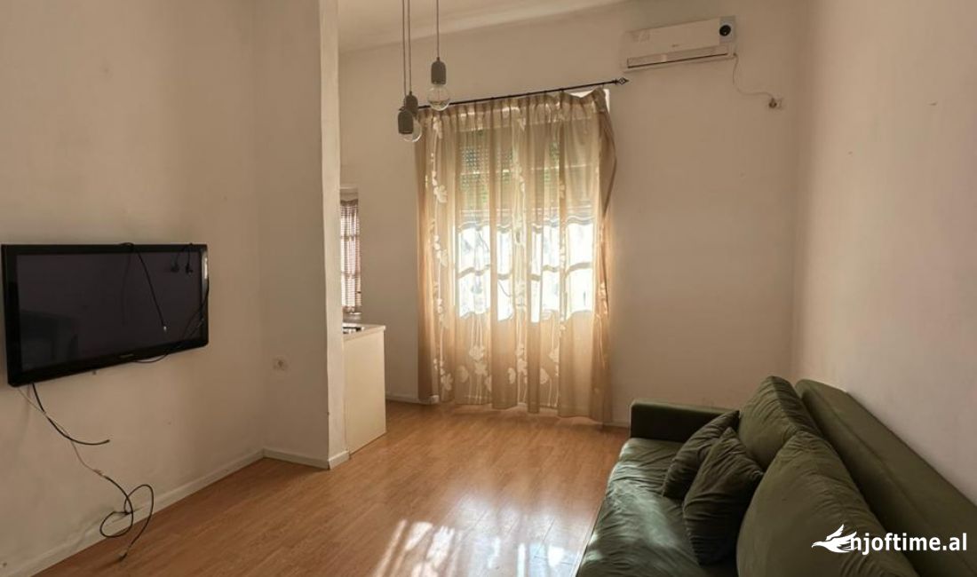 Shtepi me qera Apartament ne Tirane, 2+1, Mobilimi Bosh, pa mobiluar, Pagesa 600  Euro.