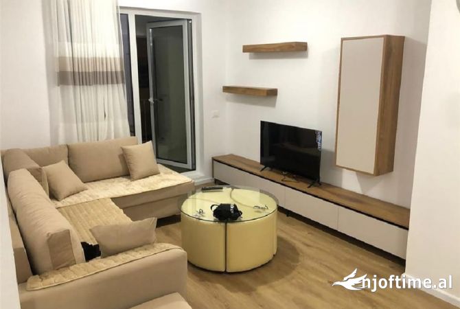 Shtepi me qera 1+1 ne Tirane - 400 Euro