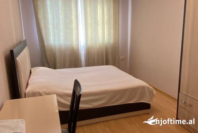Shtepi me qera Apartament ne Tirane, 2+1, Mobilimi E mobiluar, Pagesa 400  Euro.
