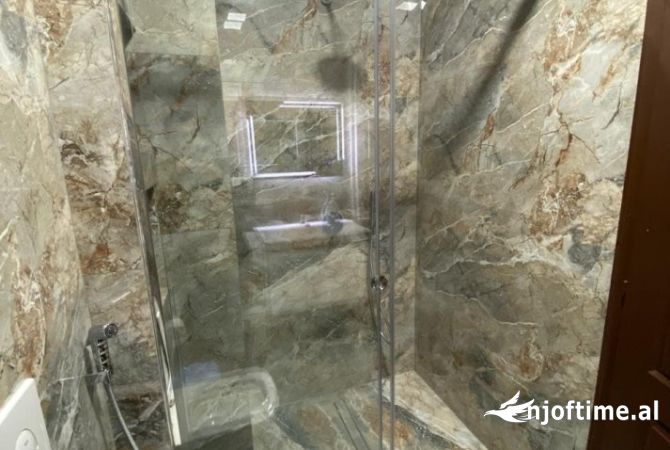 Shtepi me qera Apartament ne Tirane, 2+1, Mobilimi E mobiluar, Pagesa 400  Euro.