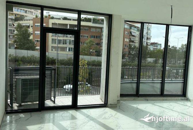 Ambient biznesi me qera 3+1 ne Tirane - 900 Euro