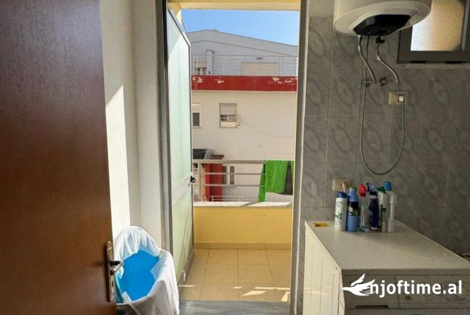 Shtepi ne shitje Apartament ne Tirane, 1+1, Mobilimi E mobiluar, Pagesa 90,000  Euro.