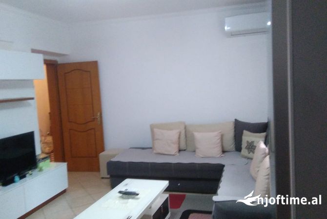 Shtepi me qera Apartament ne Tirane, 1+1, Mobilimi E mobiluar, Pagesa 700  Euro.